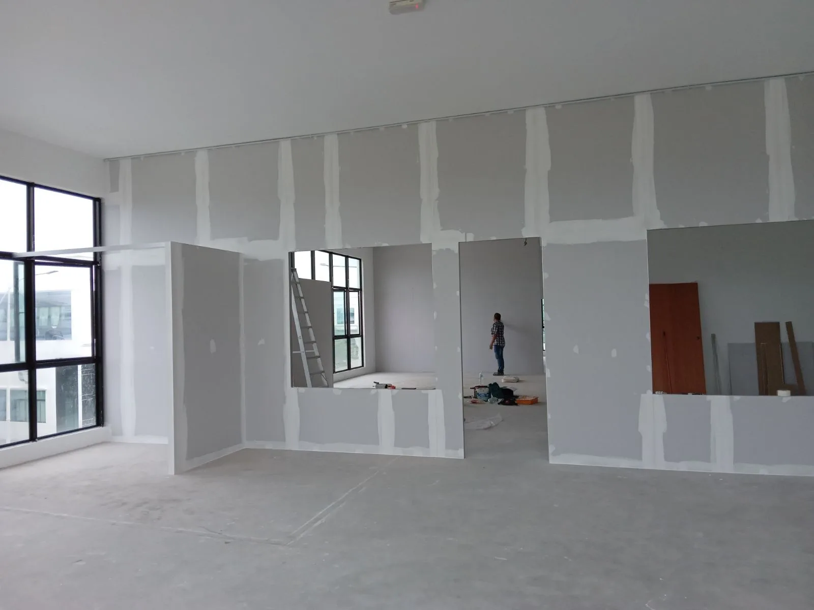 Photo 1 of 9